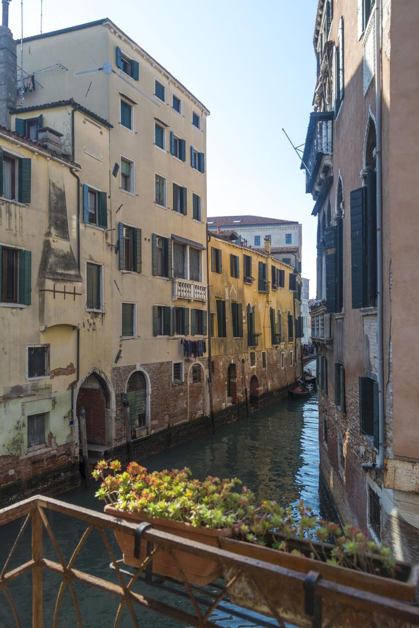 Tre Sestieri Terrace - Canal View 2024 Guest house *