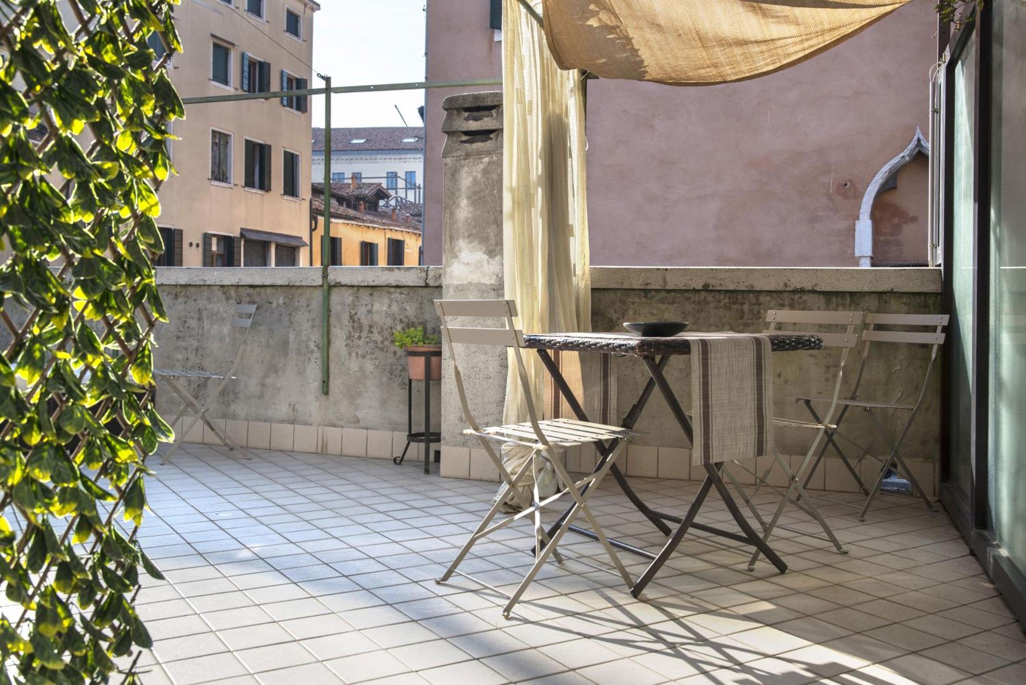 Guest house Tre Sestieri Terrace - Canal View 2024 Venice